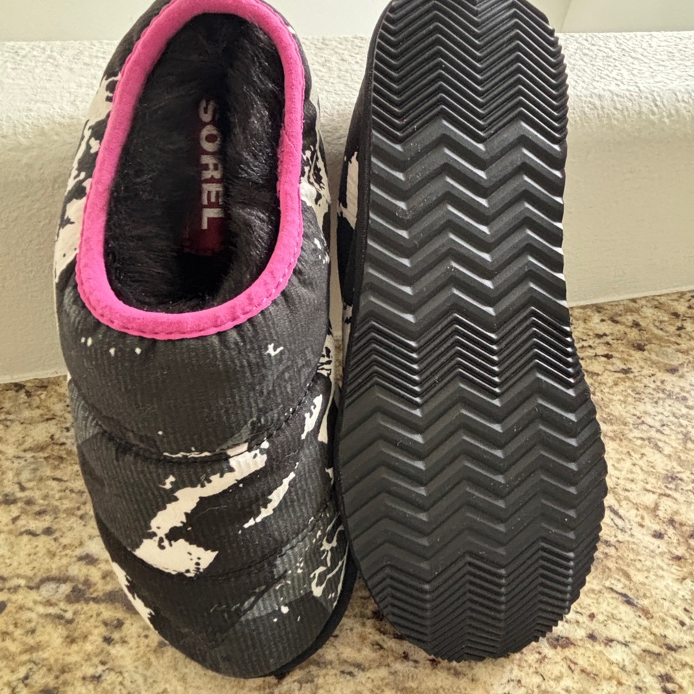 Sorel Black and Pink Slippers with Sporty Design